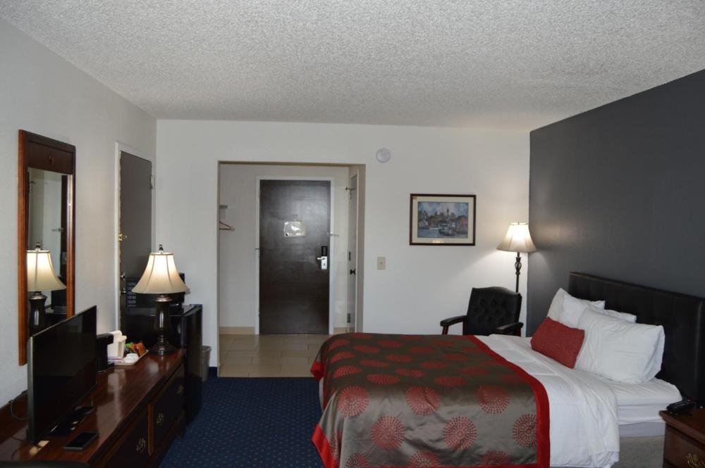 Ramada by Wyndham Arcata Image 32